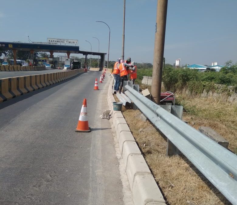 Pekerjaan Guard Rail Karawang Timur 2019